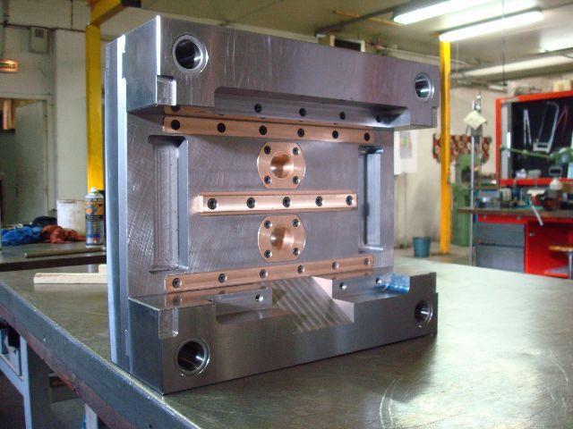 Moulage par injection Saint-Mesmes