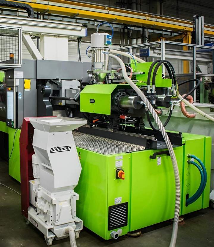 Machine de fabrication pièce en plastique Île-de-France